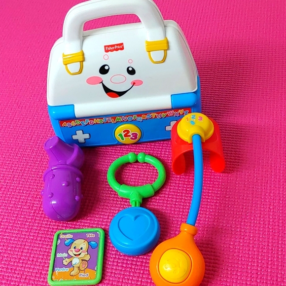 French Laugh & Learn Sing Along Medical Kit - Picture 2 of 5